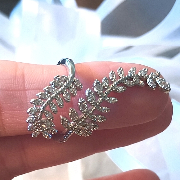 925 Sterling Silver Long Leaf Ring - Picture 8 of 16